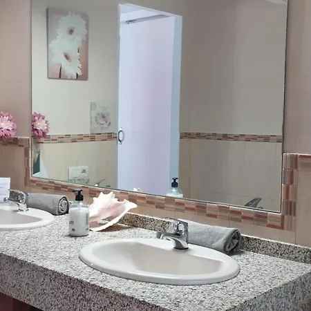 度假居 Avenida De Leon Pareado /adosado