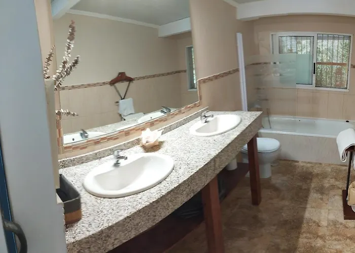 Avenida De Leon Pareado /adosado 度假居 桑亨霍