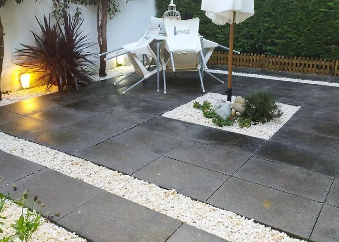 Avenida De Leon Pareado /adosado *