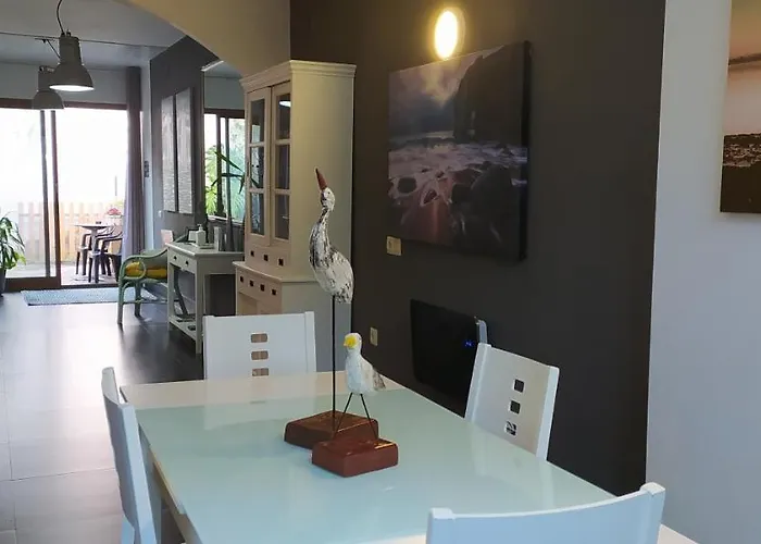 Avenida De Leon Pareado /adosado