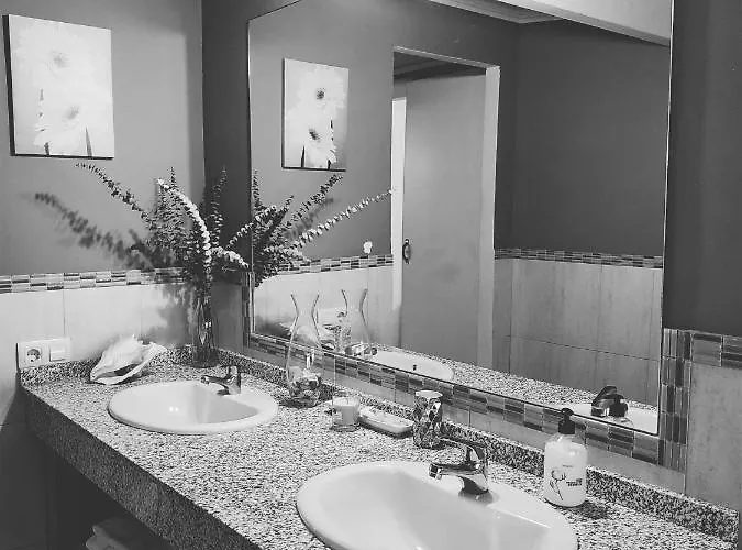 Avenida De Leon Pareado /adosado 度假居